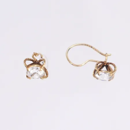 Ett par örhängen med vita stenar, längd 20mm, bredd 8mm, skeva, 14K, Bruttovikt: 1,4g Vikt: 1,4 g