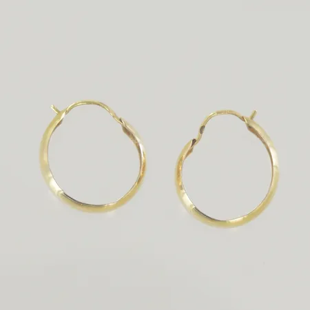 Ett par örhängen, diam 1,5 cm, bredd 0,6 cm, 18K Vikt: 1,8 g