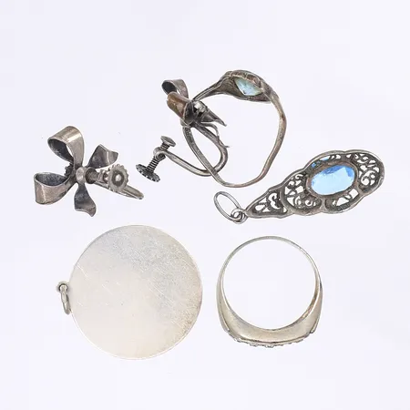 Diverse defekt silver 830-925/1000  Vikt: 11 g