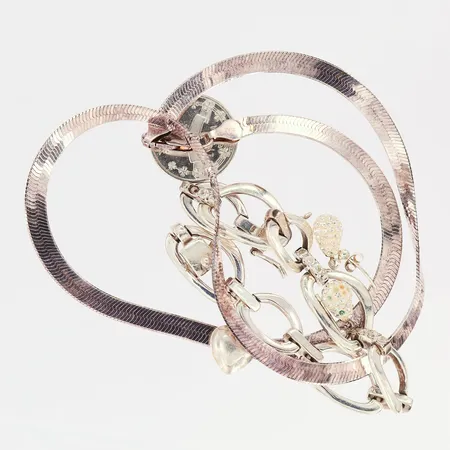 Diverse silversmycken, ojämnheter, repiga, defekta, silver 830-925/1000 Vikt: 46,6 g