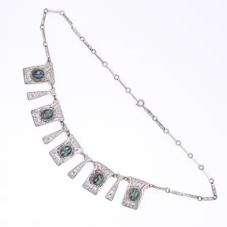 Halscollier med gröna stenar längd 45cm bredd 2mm-25mm silver 830/1000 Bruttovikt: 26g Vikt: 26 g