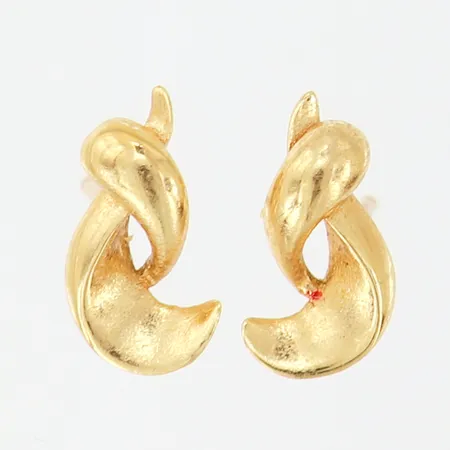 Ett par örhängen, längd: 1cm, bredd: 5mm, olika snurrebusar, 18K 