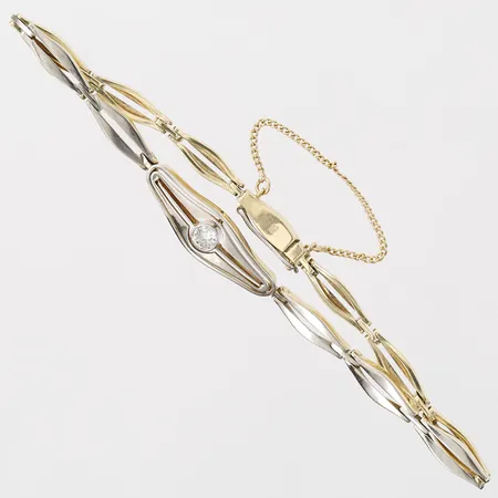 Armband med äldre briljantslipad diamant ca 0,20ct, kvalitet ca TW-W(G-H)/SI, längd 18½cm, säkerhetskedja, 14K guld Vikt: 9,9 g