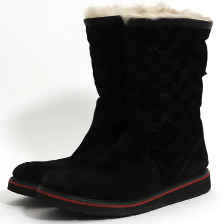 Ett par Skor Gucci, Suede GG Boots, stl: UK8½/42,5, Höjd: 28cm, smärre bruksfläckar, slitna innersulor, Italien, Dustbag samt kartong  Vikt: 0 g Skickas med postpaket.