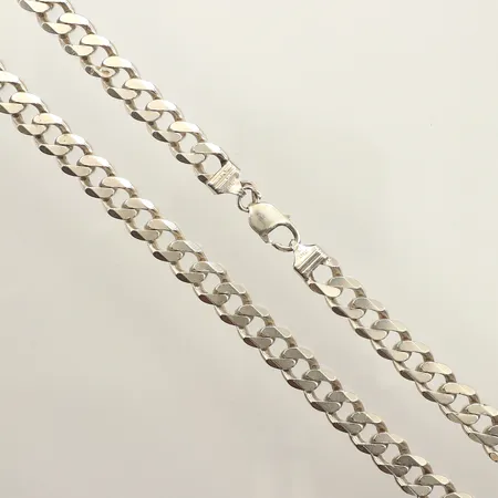Kedja Pansar, längd 53cm, bredd ca 6mm, bucklig samt defekt ögla vid lås, Italy, 925/1000 silver  Vikt: 93,5 g