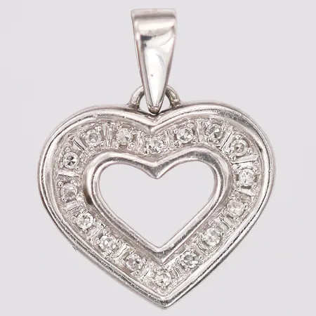 Hänge med diamanter 16 x ca 0,01ct, Guldfynd AB, höjd inkl ögla: 20mm, bredd: 15mm, 18K vitguld. Vikt: 1,8 g