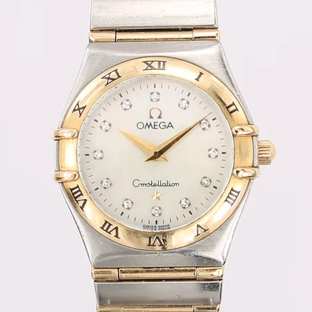 Damur Omega Constellation, stål/guld, ref-nr:12727500, serie-nr:5555997544, årtal ca 1995, pärlemorurtavla och diamantindex, Ø25mm, garantikort, 3 extra länkbitar, bruksskick, inga andra tillbehör. 