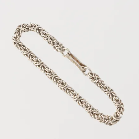 Armband, längd ca 18.5 cm, bredd 4.6 mm, silver. Vikt: 16,6 g