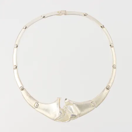 BJÖRN WECKSTRÖM, collier, "Korssjö", sterlingsilver, Lapponia, längd ca 40 cm, bredd 6.1-29 mm, silver. Vikt: 60,6 g