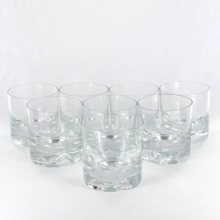Åtta Whiskeyglas Ø90mm, höjd 90mm, okänd formgivare, tre med små nagg, Vikt: 0 g