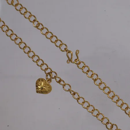 Collier, längd 39cm, bredd 6,5mm, med integrerat hjärta, s-lås, Thailand, 2 baht, 23K Vikt: 30,4 g