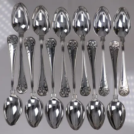 12 Kaffeskedar, längd 12,4cm, GAB, 830/1000 silver Vikt: 265,4 g