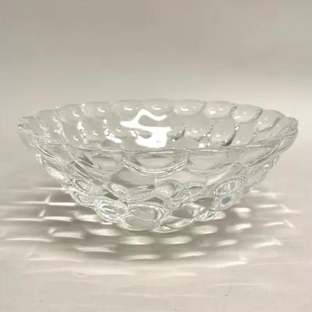 Skål, höjd 8cm, Ø19cm,  Hallon, design Anne Nilsson, Orrefors, märken, slitage undertill, kristall, etikettmärkt Vikt: 0 g Skickas med paket.