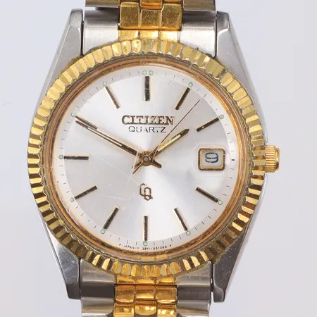 Herrur Citizen Ø35mm, ref nr. 3811-450884 K, / 50100290, stållänk, repigt glas, datum, quartz (går ej), repigt glas, länk med hårt slitage