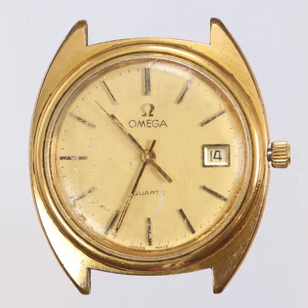 Omega Quartz Ø36mm, går ej (troligen servicenbehov, ej funktionsgaranti), datum, repigt plastglas, ca 1970-tal, guld på stål (ställvis hårt slitage) 