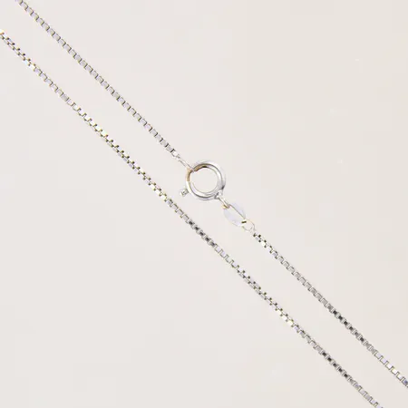 Kedja Venezia, längd 39cm, bredd 1mm, svensk importstämpel, vitguld, 18K  Vikt: 2,9 g