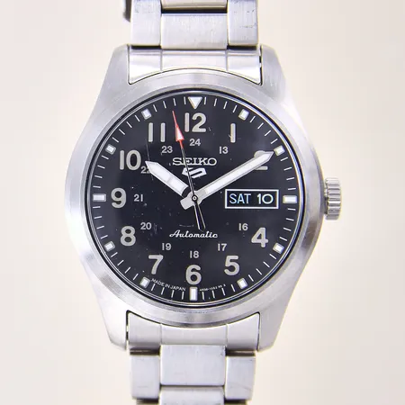 Herrur Seiko, stål, automatisk, ref-nr: 4R36-10A0, serie-nr: 613197, Ø40mm, dag, datum, mineralglas, glasbaksida, repor på glas, boett samt länk, fem extra länkbitar, inga tillbehör Vikt: 0 g