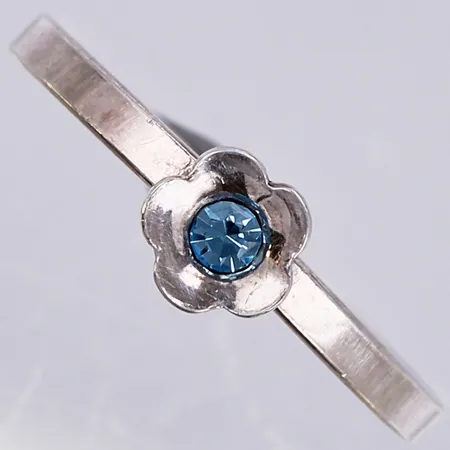 Ring med blå sten, stl: 15, bredd: ca 1-5mm, 925/1000, silver Vikt: 0,6 g