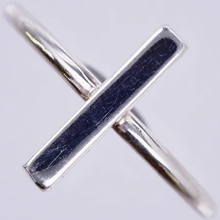 Ring stl: 16 ¾, 925/1000 silver Vikt: 2,1 g