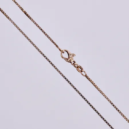 Kedja Venezia, svensk importstämpel, längd ca 49cm, bredd ca 1mm, förgylld 925/1000 silver Vikt: 4,4 g