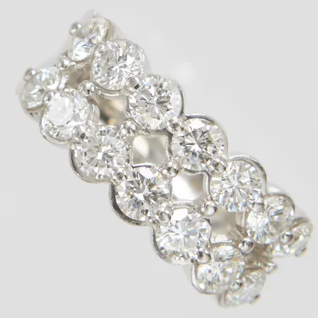 Ring, briljantslipade diamanter 14xca0,16ct, ca TW/VVS-VS, Ø17¼, bredd:5-9,5mm, Hovjuvelerare Gunnar Fahlström, Stockholm, vitguld, 18K. Vikt: 11,7 g
