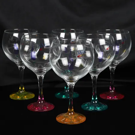 Sex Vinglas, Tommy Persson, klart och färgat glas samt målad dekor, höjd 20cm, smärre slitage.  Vikt: 0 g