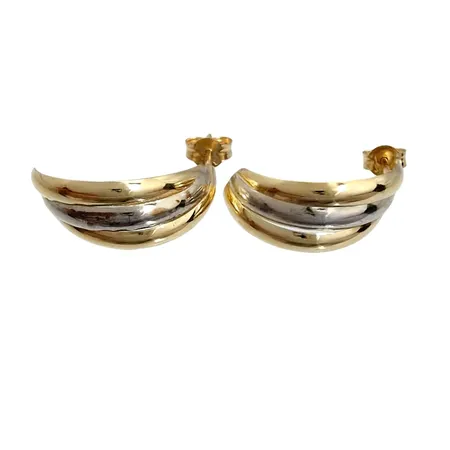 Örhängen, 9K guld, tvåfärgad modell, örhängenas storlek 6x16 mm, originalploppar, små ojämnheter Vikt: 0,6 g