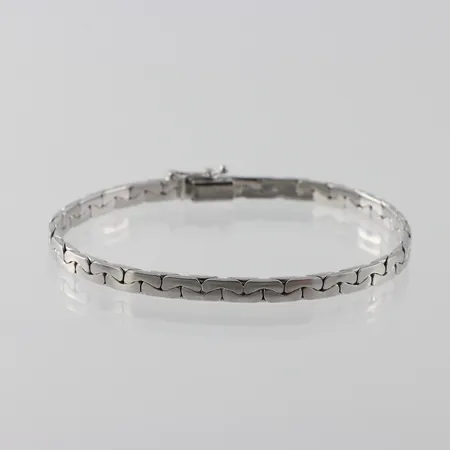 Armband längd 19.5 cm, bredd 4.6 mm, silver 835/1000 Vikt: 15,4 g