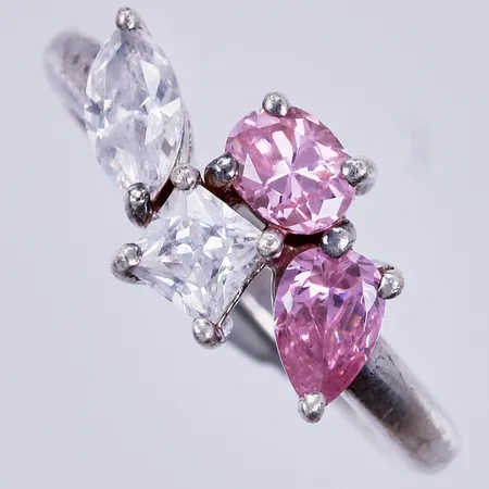Ring med vita & rosa stenar, stl: 16 ¾, GHA 925/1000 silver Vikt: 4 g