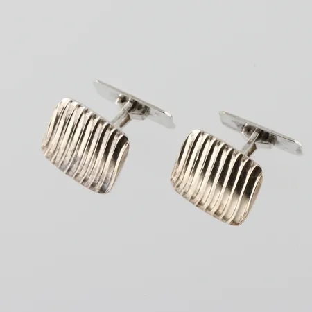 Parmanschettknappar räfflade, mått ca 17x14mm, silver  Vikt: 8,4 g