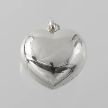 Hänge "Hjärta" en ojämnhet , höjd utan ögla 21mm, silver  Vikt: 4,8 g