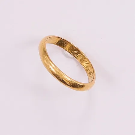 Ring, skev, gravyr, 23K 5,1g.