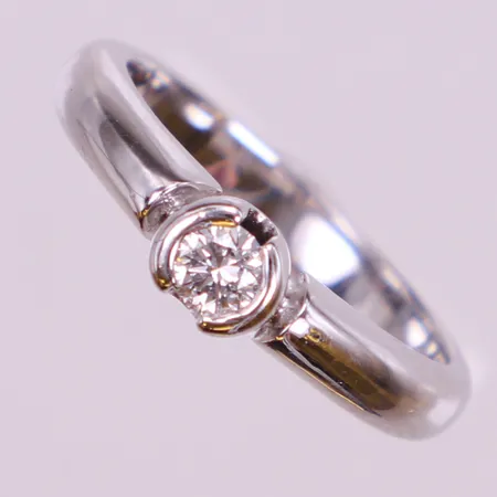 Ring med briljantslipad diamant 0,19ct, Gemma, Stockholm, stl 16¼, bredd 4,6mm, vitguld, 18K Vikt: 5 g