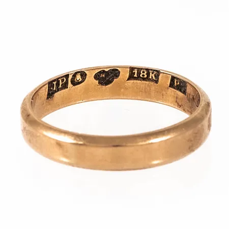 Diverse guld i 18K guld. Gravyr. Vikt: 3,4g.