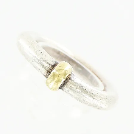 Ring design Pia Rauff, stl 17¼, bredd 4-6mm, förgylld detalj, silver 925/1000. Vikt: 9,2 g