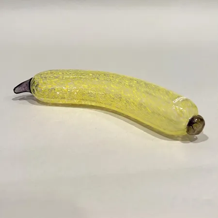 Skulptur, banan ur serien Frutteria, Gunnel Sahlin för Kosta Boda, längd 19,5cm, numrerad: 98912, konstglas, signerad, etikettmärkning  med lätt slitage Vikt: 0 g
