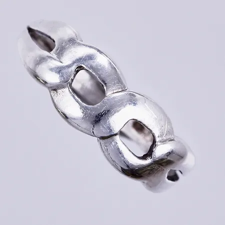 Ring, stl: 16¾, bredd: ca 2-6mm, otydliga stämplar, silver Vikt: 1,7 g
