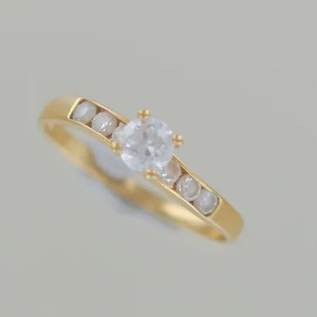 Ring med stenar, diameter 18,5 mm, 21k 2,5g  