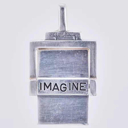 Hänge Peace Imagine, Efva Attling, längd ca 35mm, bredd ca 19mm, silver Vikt: 13,1 g