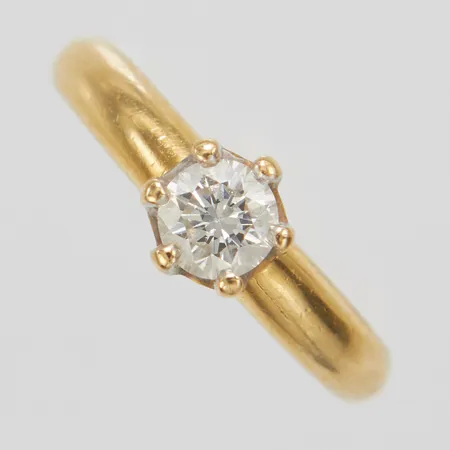 Ring, briljantslipad diamant 1 x ca 0,36ct W(H)/VS, stl 15½, bredd 3-6mm, ostämplad, 18K Vikt: 3,8 g