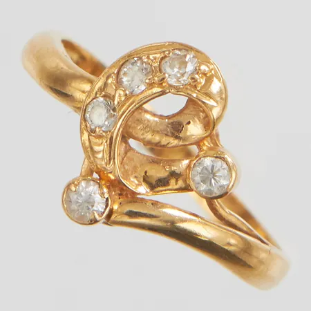 Ring, vita stenar, stl 17, bredd 2-11,5mm, skev, 18K Vikt: 2,2 g