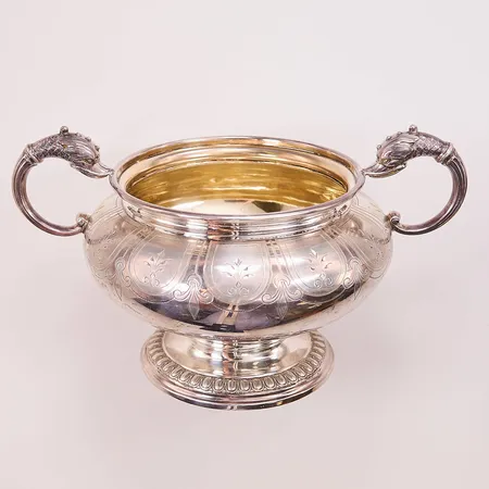 Skål med hänklar, 1800-tal, höjd ca 9cm, Ø13cm, #4179, graverad "12/11 1879", liten buckla, dekor, förgylld injsida, 830/1000 Silver 250,3g.