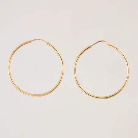 Ett par örhängen, Ø28mm, ena något skev vid låsdel, 18K  Vikt: 1,6 g