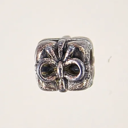 Berlock Pandora, paket, 9x8,5mm, silver 925/1000 Vikt: 4,5 g