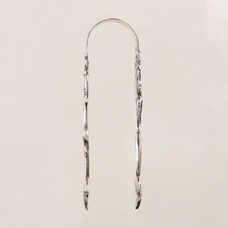 Sockertång, längd 8,5cm, tillverkad av Gewe Silvervarufabriken AB, år 1965, silver 830/1000 Vikt: 20,2 g