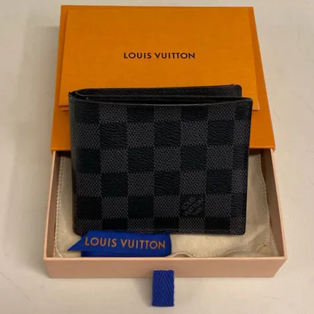 Plånbok Louis Vuitton, Marco, Damier Graphite Canvas, modell N63336,  mått 11x9x2cm, kvitto Louis Vuitton Birger Jarlsgatan 29/5-20, bruksslitage, dustbag, ask. Vikt: 0 g