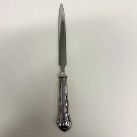 Brevkniv med blad i stål, modell Viktora, längd 22cm, Auran Kultaseppä Oy år 1990, monogramgravyr, silver 830/1000 Vikt: 66 g