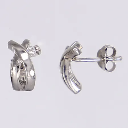 Ett par örhängen med vita stenar, 10x6mm, silver 925/1000 Vikt: 1,9 g