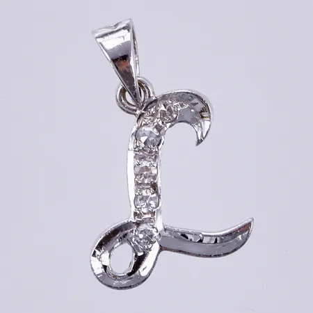 Hänge, bokstaven L med diamanter ca 5x0,01ct åttkantslipade, längd: ca 1,5cm, bredd: ca 10mm, vitguld, 18K  Vikt: 0,8 g