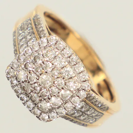 Ring diamanter ca 97x 0,001-0,04ct, stl 17¾, bredd ca 11,5mm, Guldfynd, 18K Vikt: 6,3 g